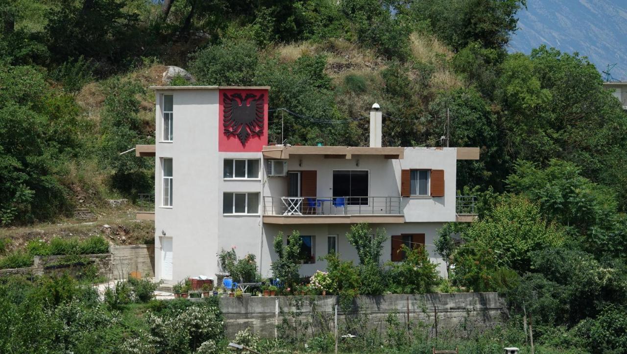 Villa Eagle house à Përmet Extérieur photo